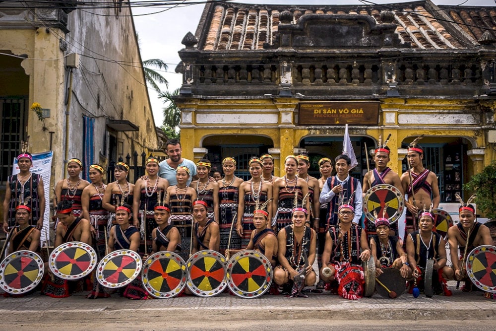 Precious Heritage Art Gallery Museum is a place where the colors of Vietnamese culture converge through the lens of photographer Réhahn